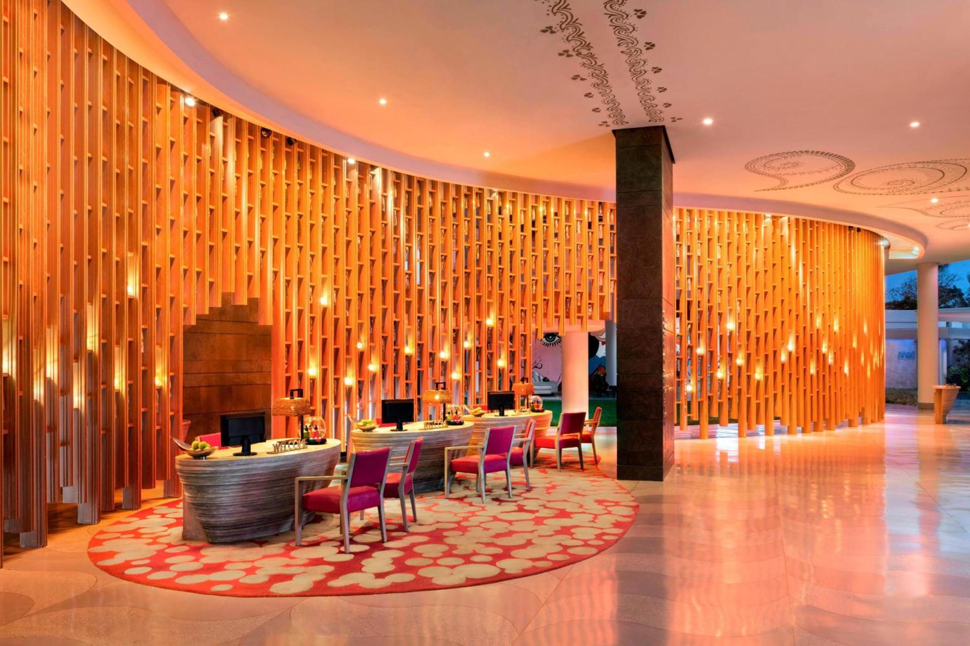 فندق دابليو بالي - سمينياك المظهر الخارجي الصورة The lobby of the W Hotel in Dubai