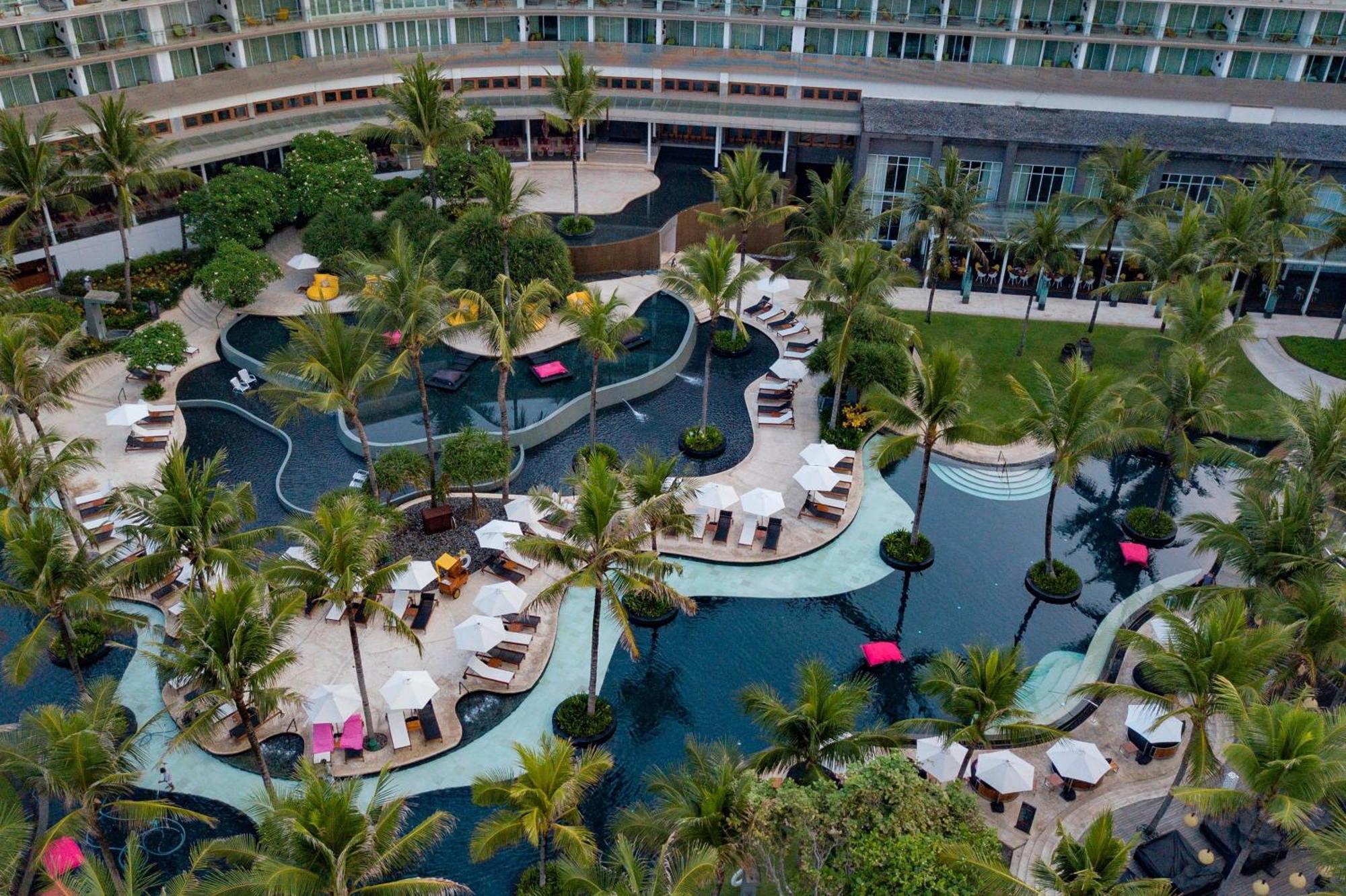 فندق دابليو بالي - سمينياك المظهر الخارجي الصورة The pool at the W Bali