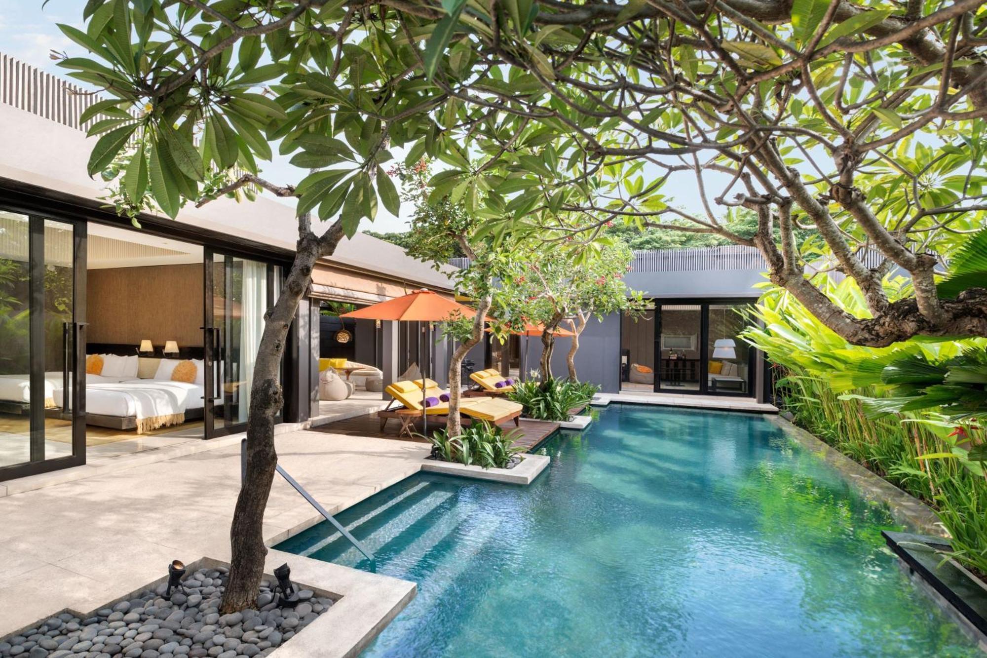 فندق دابليو بالي - سمينياك المظهر الخارجي الصورة A pool villa at the resort