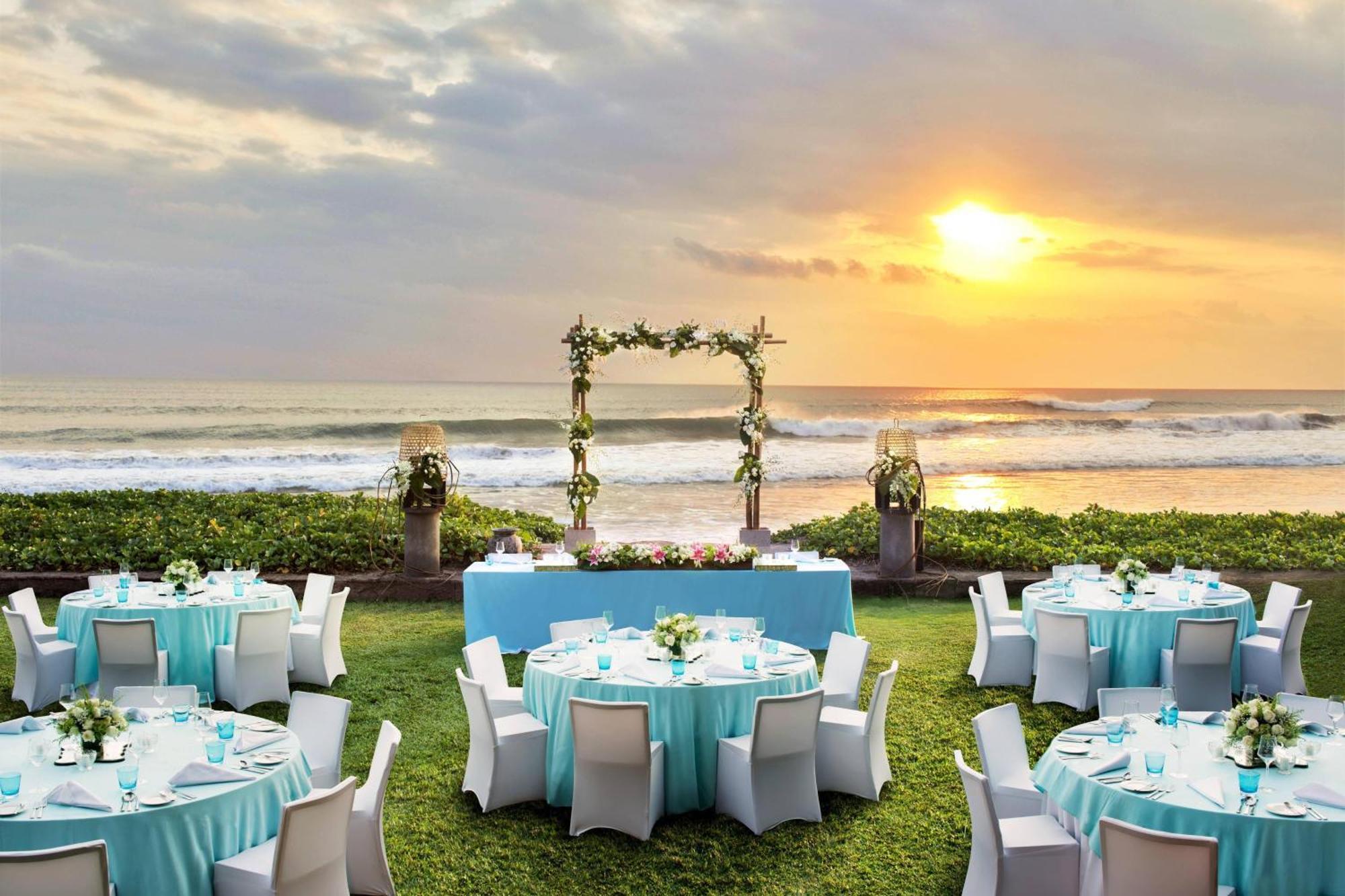 فندق دابليو بالي - سمينياك المظهر الخارجي الصورة The Beachfront Lawn